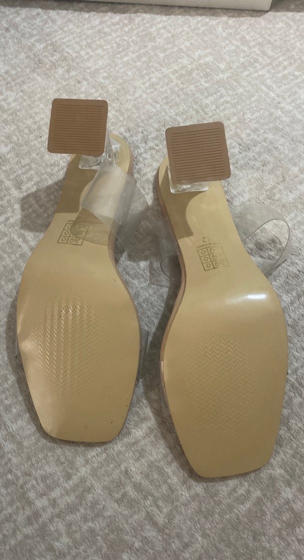 Şeffaf Bantlı Bej Stiletto Terlik - Görsel 2