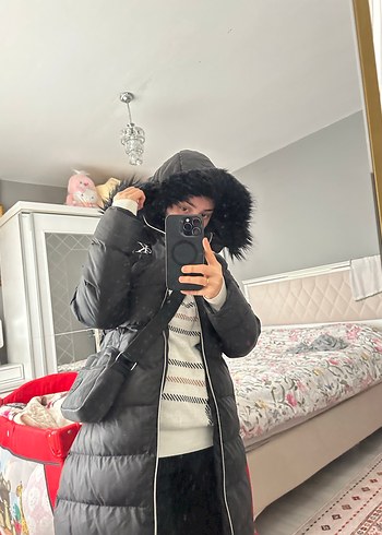 Siyah Kapüşonlu Kadın Midi Kışlık Mont - Görsel 2