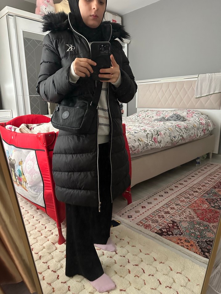 Siyah Kapüşonlu Kadın Midi Kışlık Mont - Görsel 3