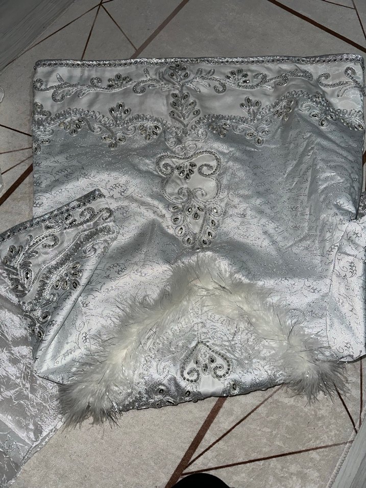 Bohem Tarzı Beyaz Nakışlı Kürklü Çocuk Takımı - Görsel 3