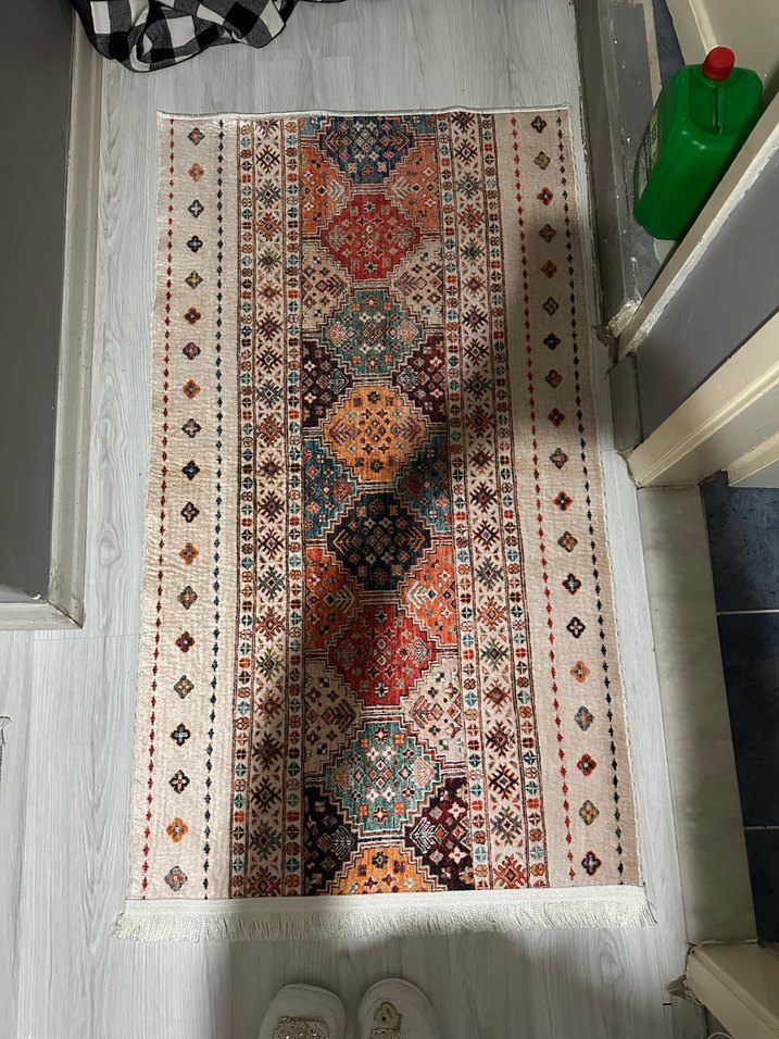 Çok Renkli Desenli Geleneksel Halı - Görsel 2