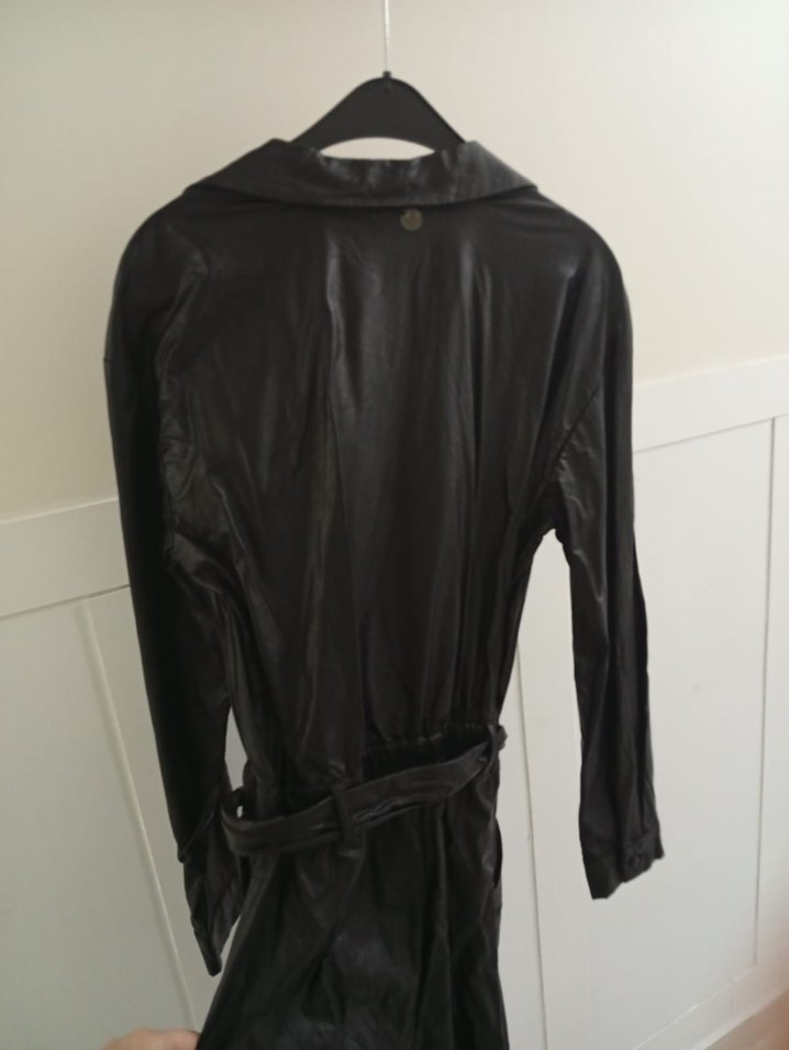 Siyah Deri Kemerli Kadın Tulum - Görsel 5