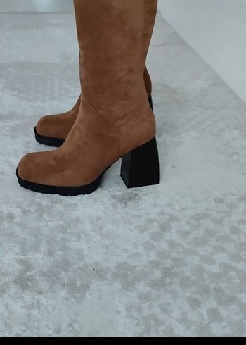 Kahverengi Süet Tokalı Kadın Dizüstü Çizme - Görsel 3