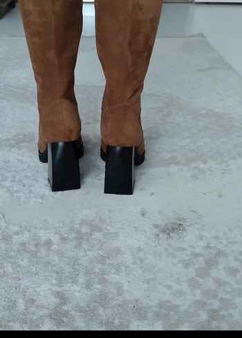 Kahverengi Süet Tokalı Kadın Dizüstü Çizme - Görsel 4