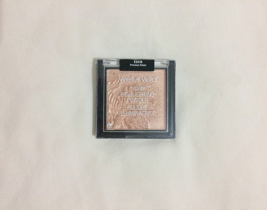 Wet & Wild highlighter