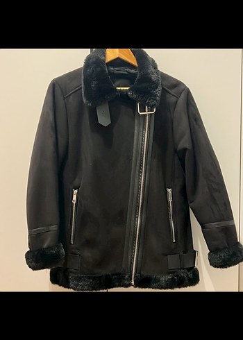 Pull and Bear Kürk Detaylı Siyah Süet ceket mont