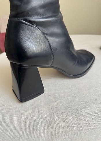 stradivarius Kadın Siyah Deri topuklu bot - Görsel 8