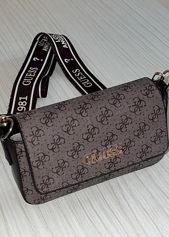 Guess Baskılı Gri Kadın Omuz Çantası