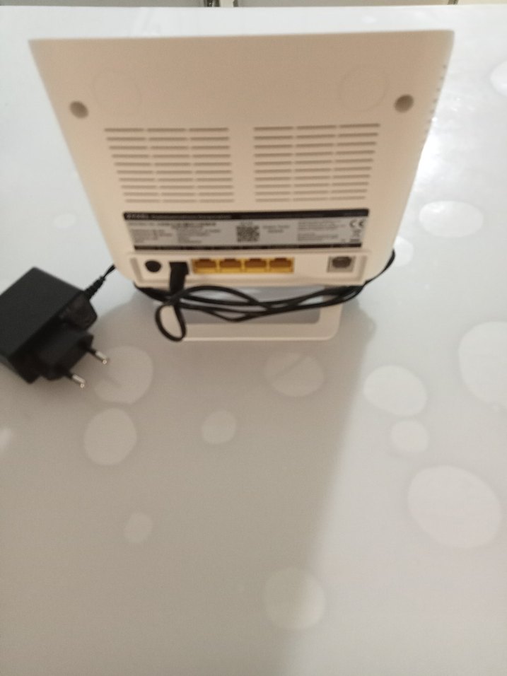 Türk Telekom Beyaz Modem ve Adaptörü - Görsel 3