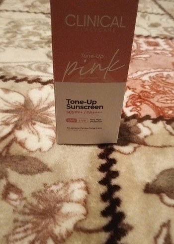 Clinical Pink Tonlu Güneş Kremi - Görsel 4