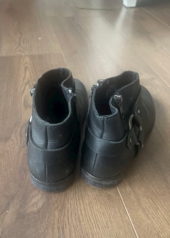 Zara Gri Siyah Tokalı Deri Kadın Bot - Görsel 4