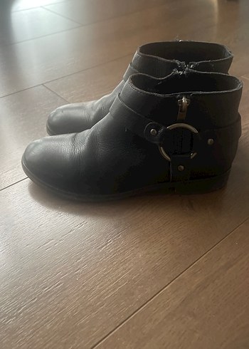 Zara Gri Siyah Tokalı Deri Kadın Bot - Görsel 2