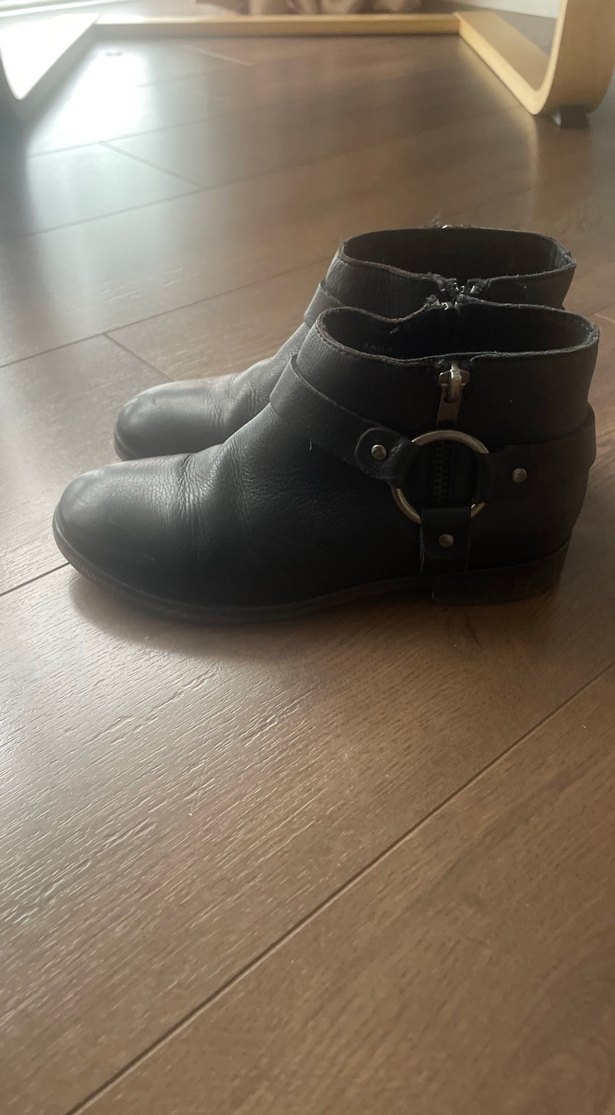 Zara Gri Siyah Tokalı Deri Kadın Bot - Görsel 2