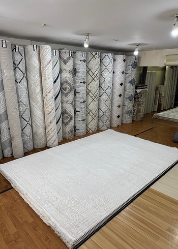 Gri Tonlarda Beyaz Modern Halı