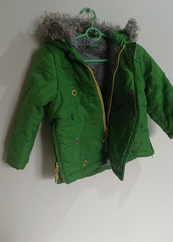 Kapüşonlu Erkek Çocuk Yeşil Mont - Görsel 6