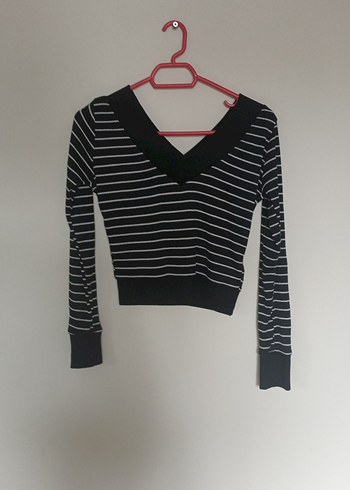 V Yaka Siyah Çizgili Kadın Triko crop - Görsel 4