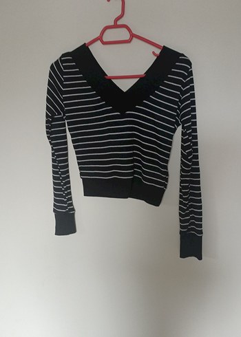 V Yaka Siyah Çizgili Kadın Triko crop - Görsel 3