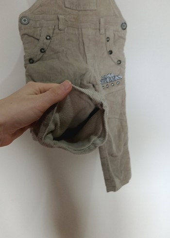 Erkek Çocuk Bej Düğmeli Kolsuz Tulum - Görsel 3