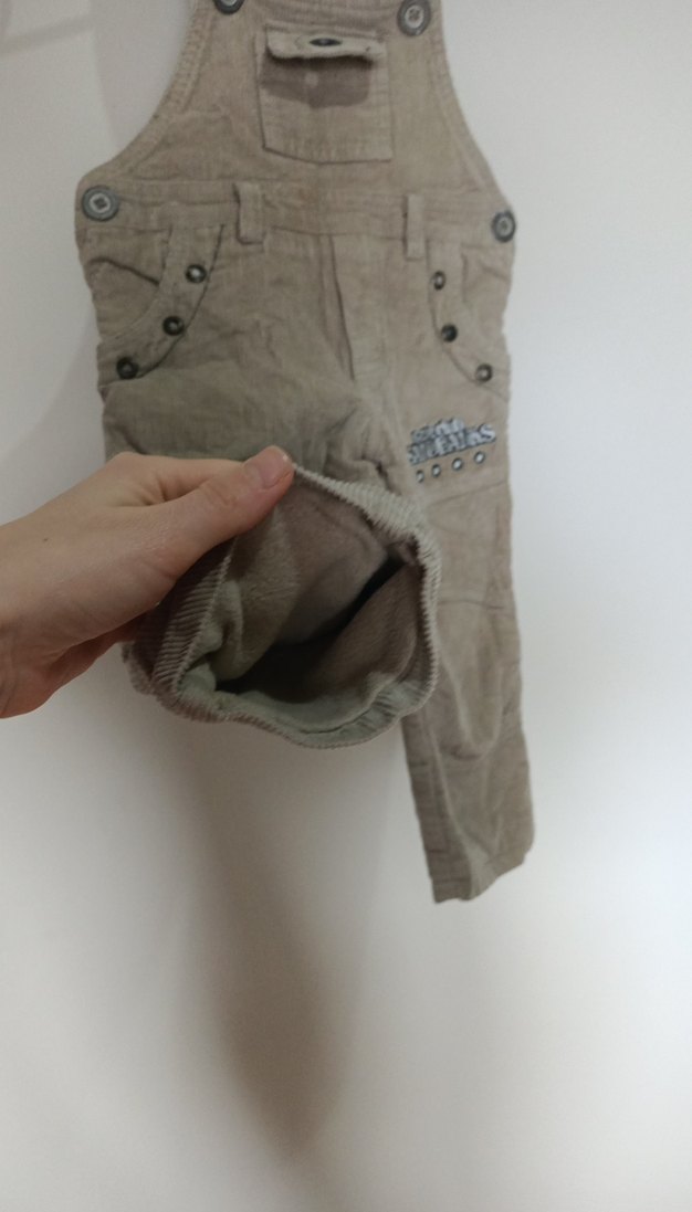 Erkek Çocuk Bej Düğmeli Kolsuz Tulum - Görsel 3