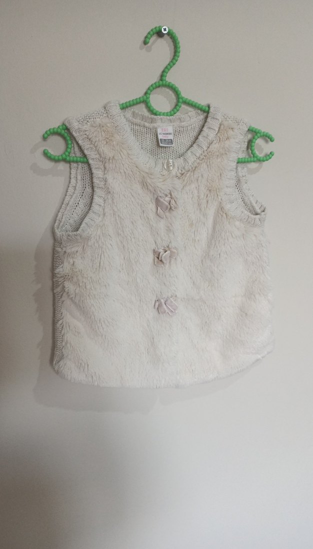 Kız Çocuk Beyaz Kürklü Kolsuz Yelek - Görsel 3