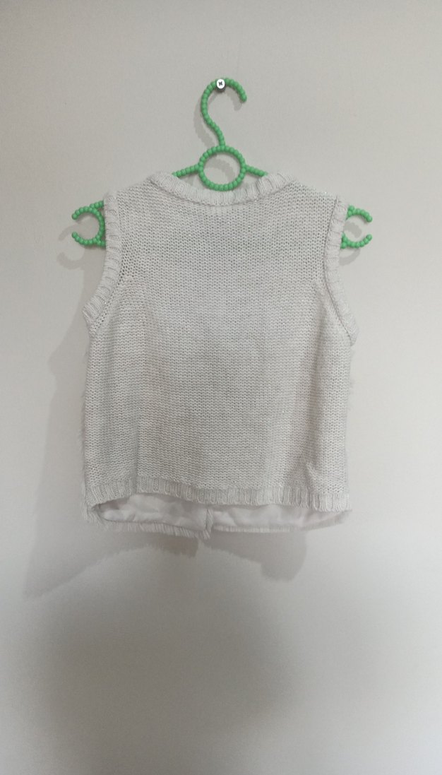 Kız Çocuk Beyaz Kürklü Kolsuz Yelek - Görsel 4