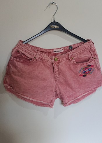 Pembe Rahat Kesim Mini Denim Şort - Görsel 3