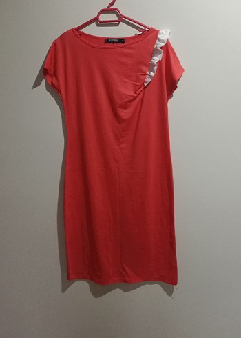 Kısa Kollu Kırmızı Midi Elbise - Görsel 2