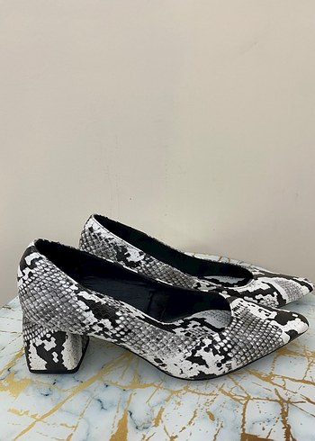ZARA Yılan Desenli Topuklu Kadın Ayakkabı - Görsel 2