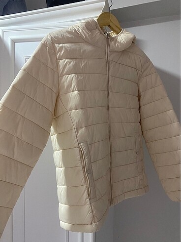 Pull and Bear KAPÜŞONLU ŞİŞME MONT
