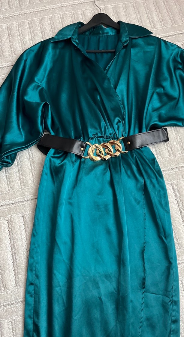 Zümrüt yeşili L beden yırtmaç detay - Görsel 2