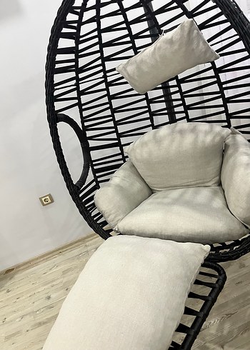 Koyu Renkli Salıncaklı Beyaz Minderli Sepet - Görsel 3