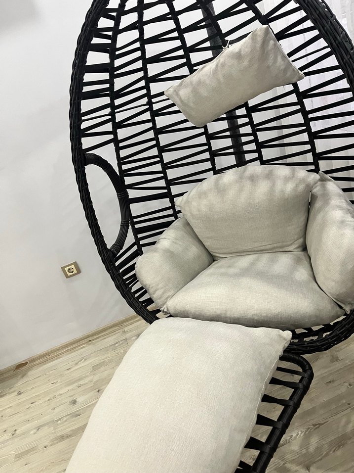 Koyu Renkli Salıncaklı Beyaz Minderli Sepet - Görsel 3