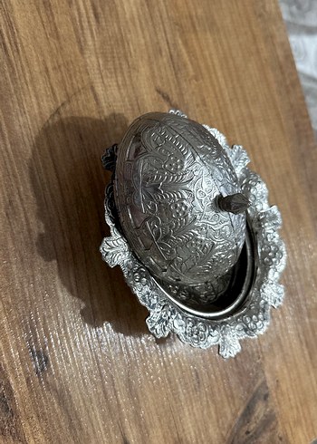Beden İşlemeli Gri Parlak Sofra Takımı