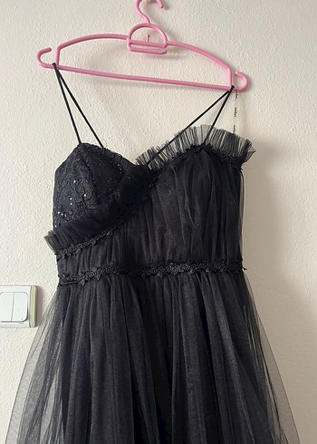 Siyah Nakışlı Straplez Midi Gotik Elbise