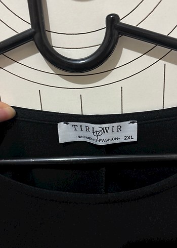 Zincir Detaylı Siyah Midi Elbise - Görsel 4