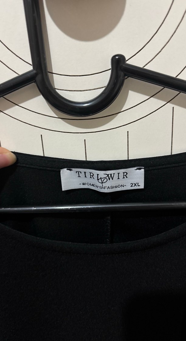 Zincir Detaylı Siyah Midi Elbise - Görsel 4