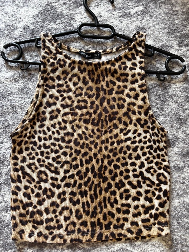Kahverengi Leopar Desenli Kolsuz Üst - Görsel 2
