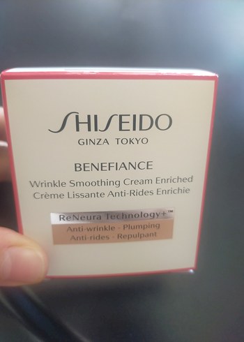 Shiseido Benefiance Kırışıklık Karşıtı Krem etiketli yeni sıfır