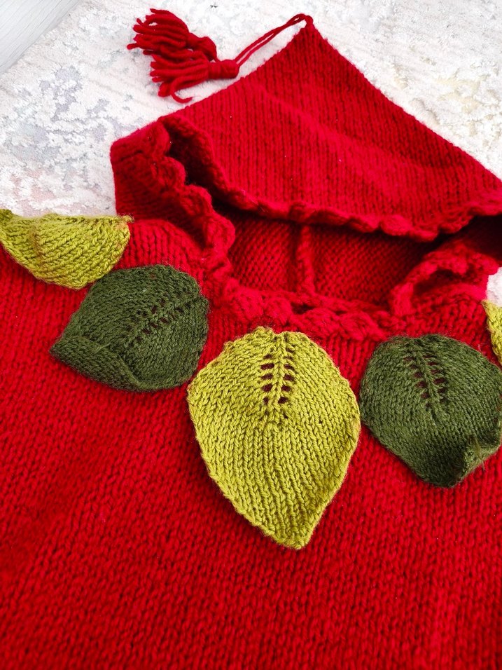 Kız Çocuk Kapüşonlu Nakışlı çilek Örgü Panço - Görsel 2