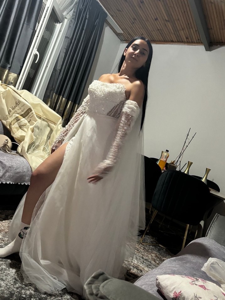 HIÇ GİYİLMEMİŞ ÖZEL DİKİM GELİNLİK acil satılık pazarlık payı - Görsel 3