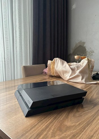Sony PlayStation 4 Oyun Konsolu