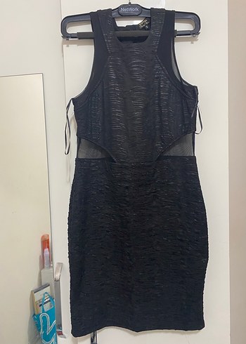 Siyah Yüksek Yakalı Sleeveless Midi Elbise