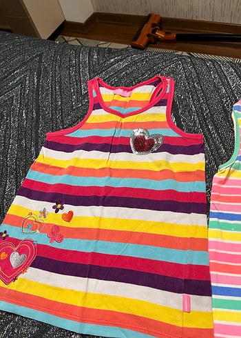 Kızlar için renkli çizgili askısız tişört - Görsel 2