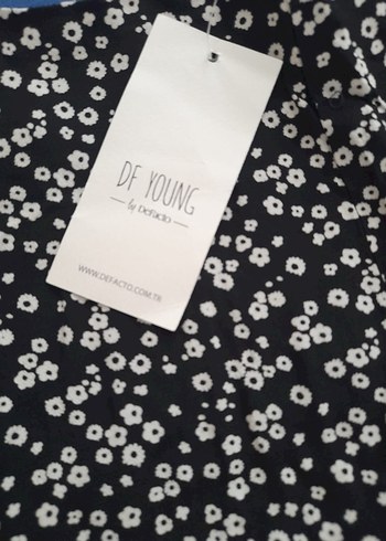 Kadın Siyah Pileli Rahat Kesim Kumaş Pantolon - Görsel 3