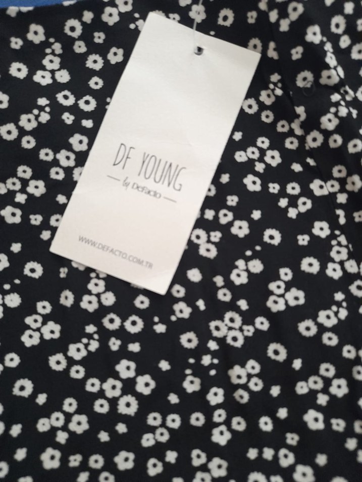 Kadın Siyah Pileli Rahat Kesim Kumaş Pantolon - Görsel 3