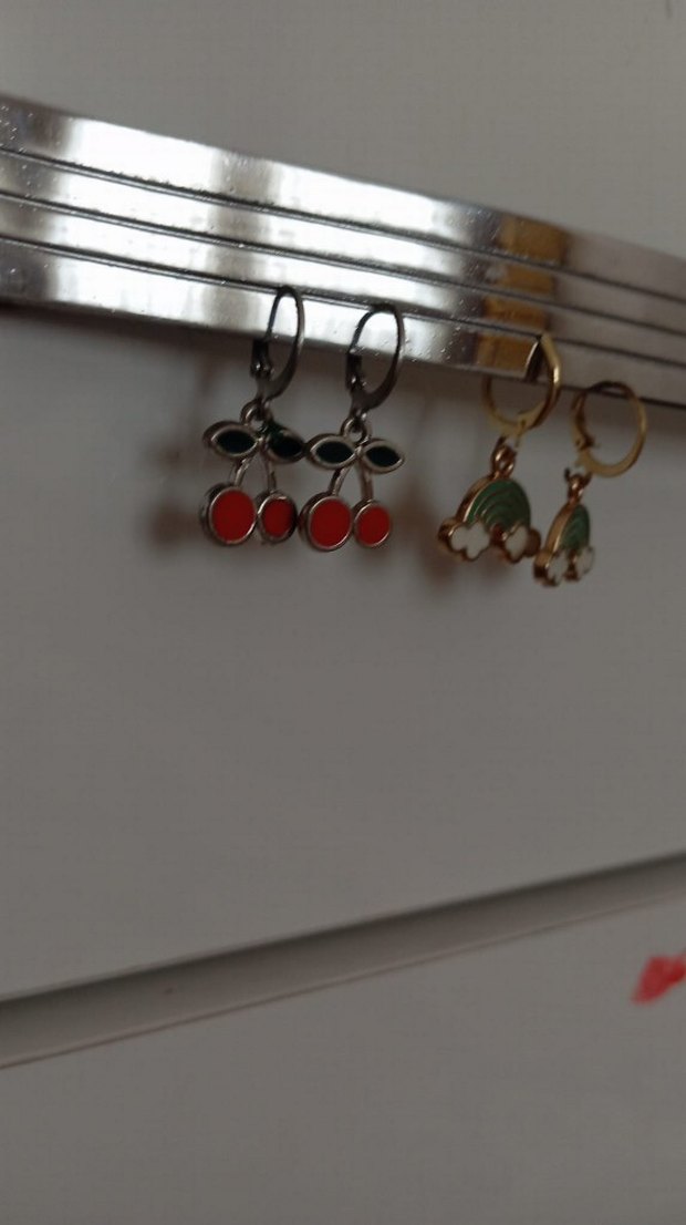 Renkli Mini Zincir Detaylı Küpeler - Görsel 3