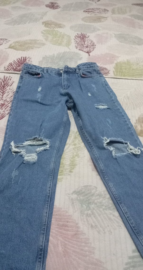 Rahat Kesim Yırtık Mavi Midi Jean - Görsel 3