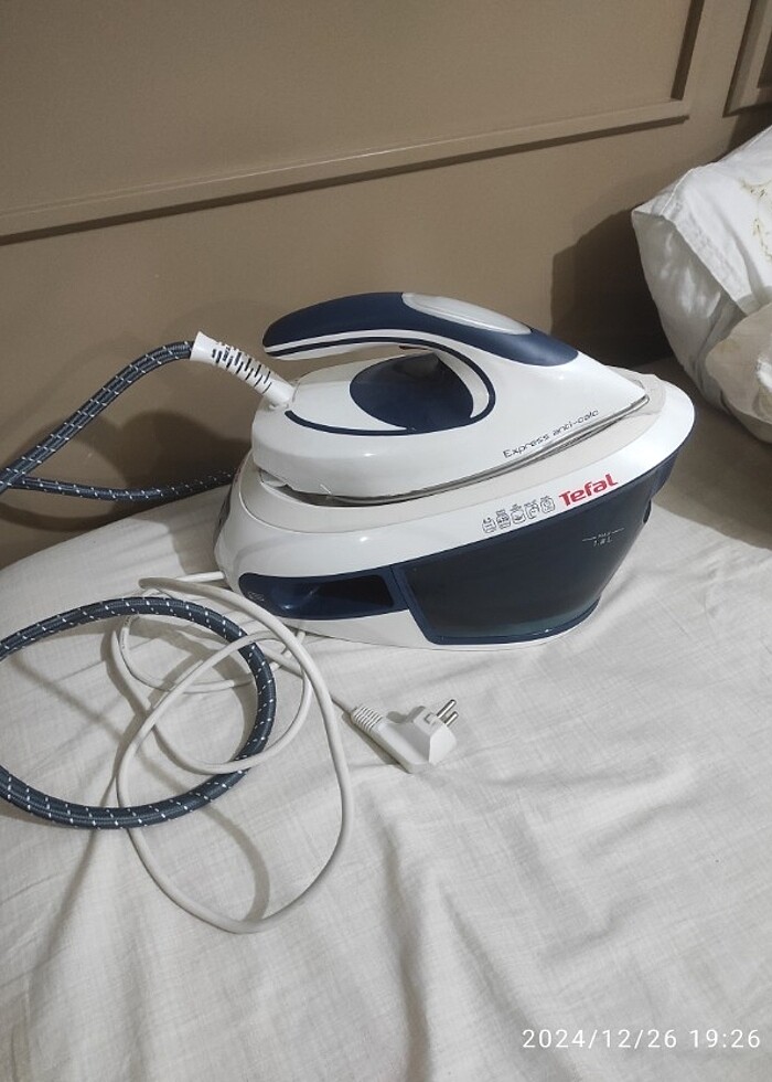 Tefal express anti-calc buhar Kazanlı ütü  - Görsel 2