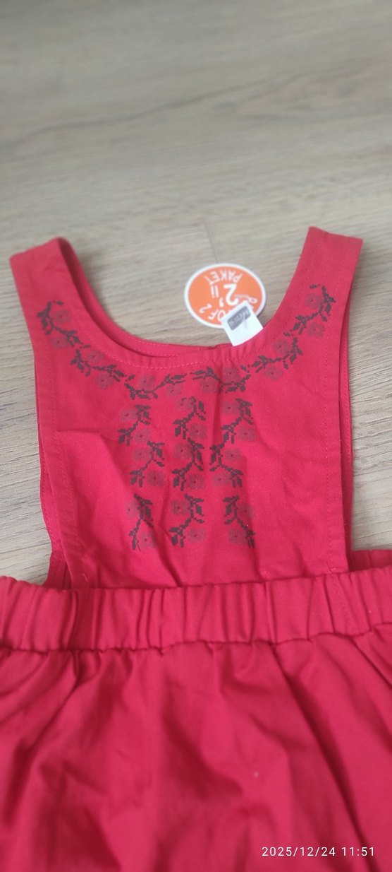 Nakışlı Kırmızı Kız Çocuk Elbisesi - Görsel 3