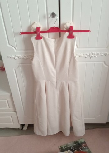 Kolsuz Beyaz Keten Kız Elbisesi - Görsel 2